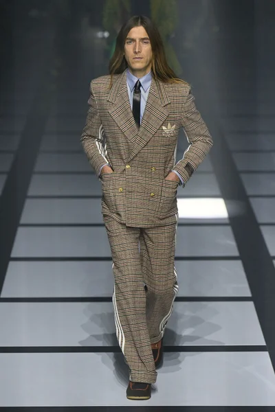 Look 52